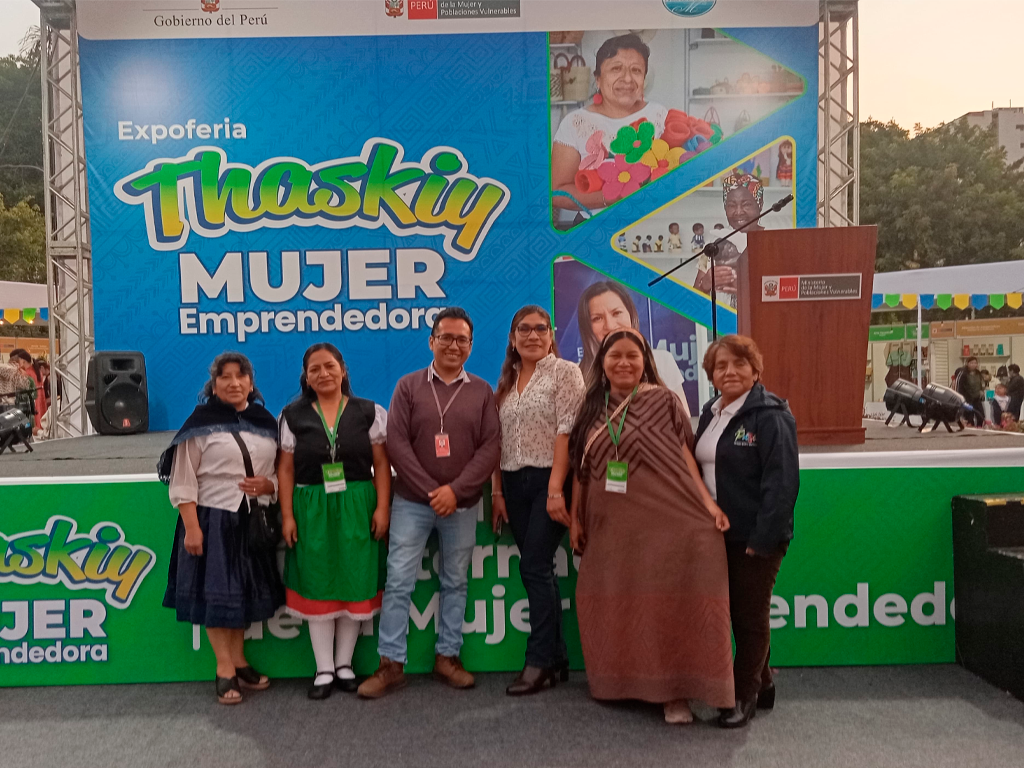 Emprendedoras de Pasco trabajando